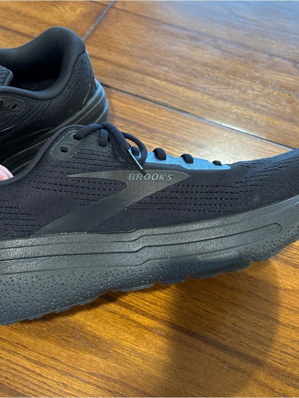 Brooks Ghost Max 2 Athletic Shoes - Picture 3 of 16